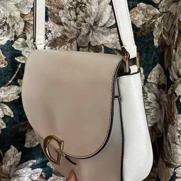 Guess white sling bag - Picture 4 of 8